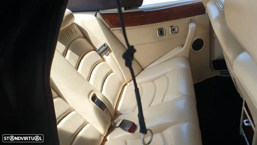 Bentley Azure 6.75 Turbo V8 - 35