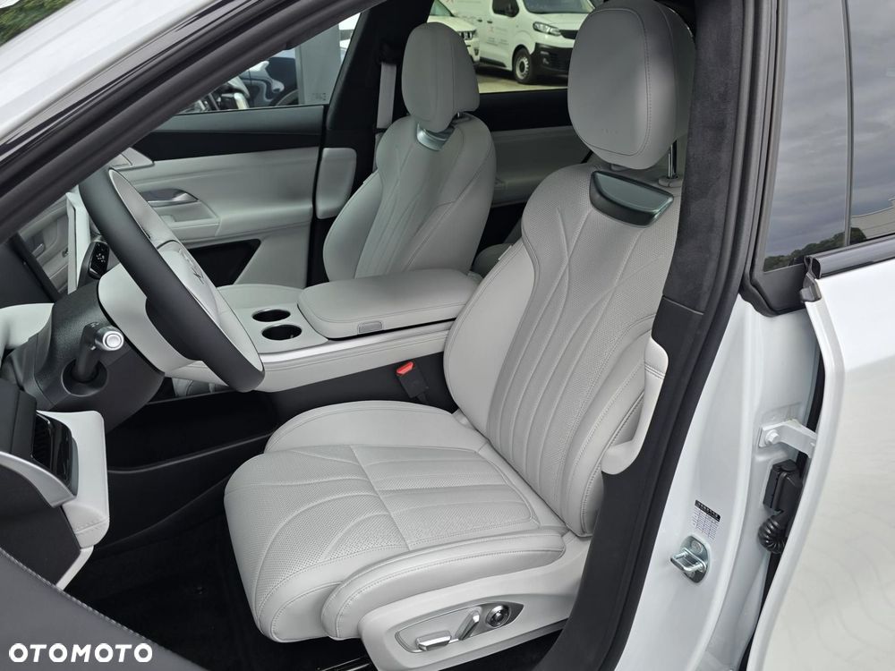 XPeng G9 94.6 kWh AWD Performance - 12