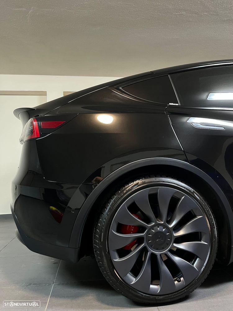 Tesla Model Y Performance Tração Integral - 19