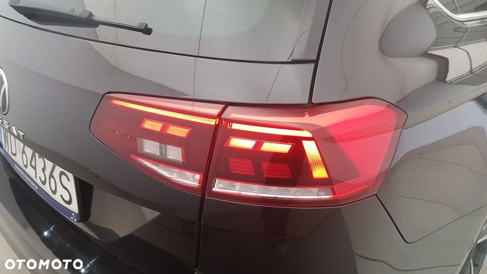 Volkswagen Passat - 12