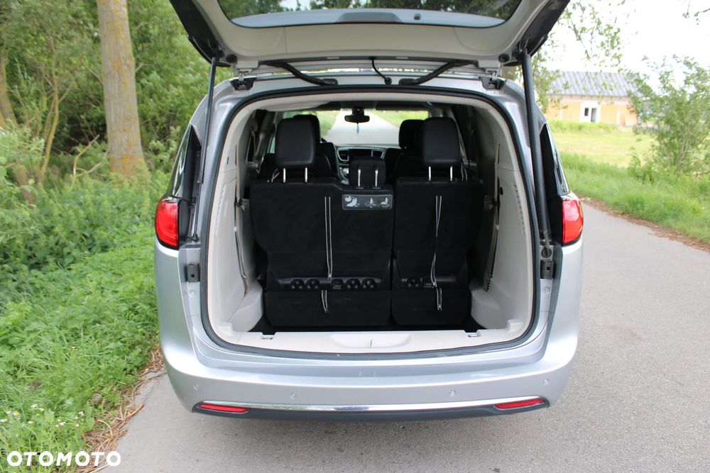 Chrysler Pacifica - 15