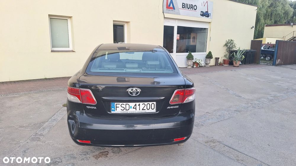 Toyota Avensis 2.0 D-4D Premium - 4
