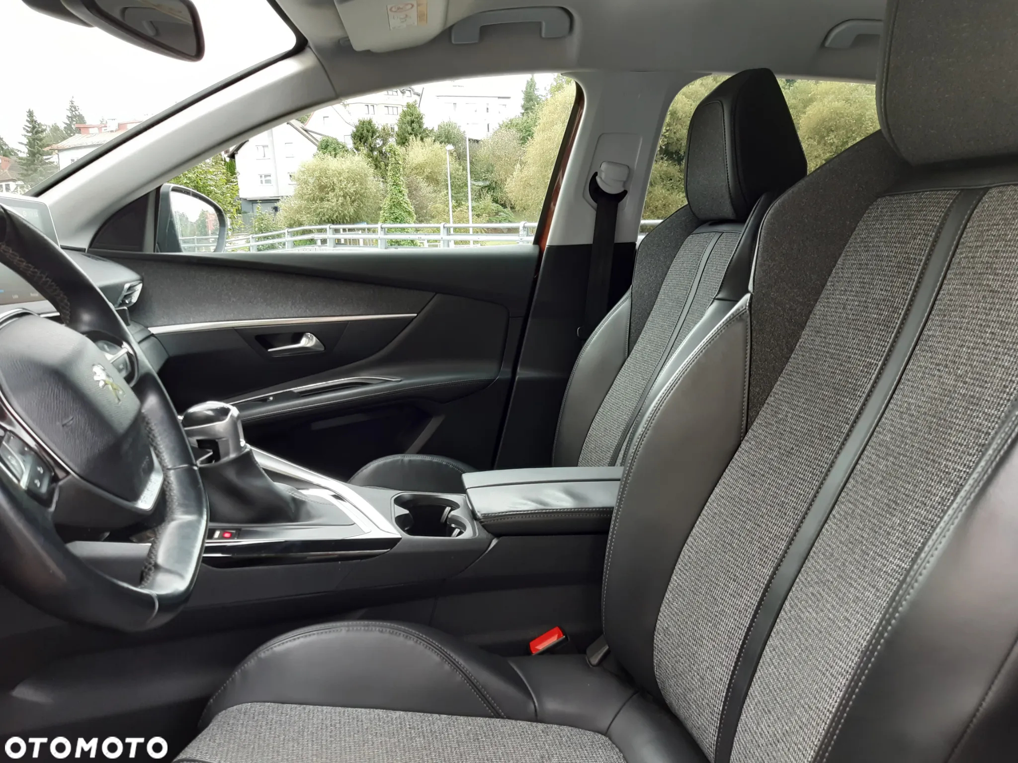 Peugeot 3008 1.2 PureTech Allure - 12