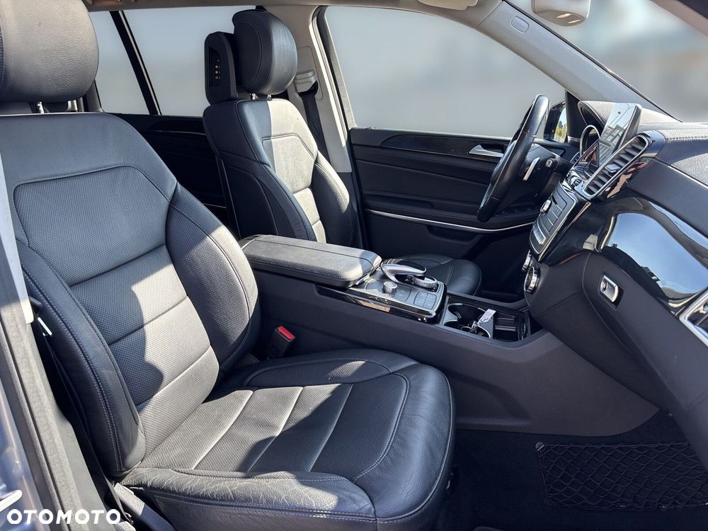 Mercedes-Benz GLS - 19