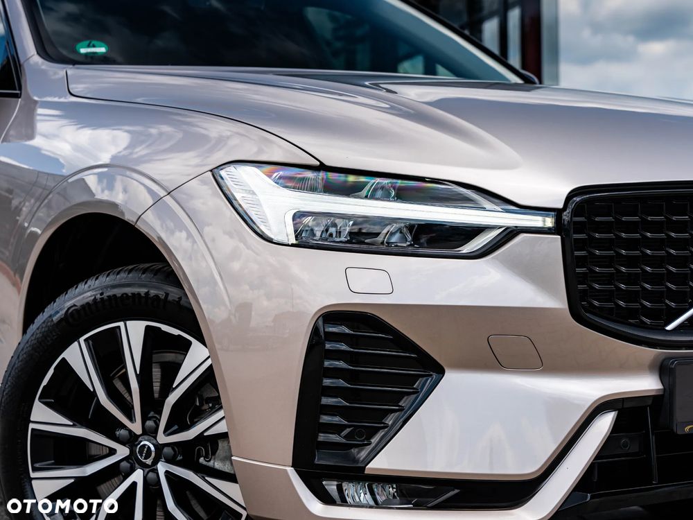 Volvo XC 60 B4 B Plus Dark - 17
