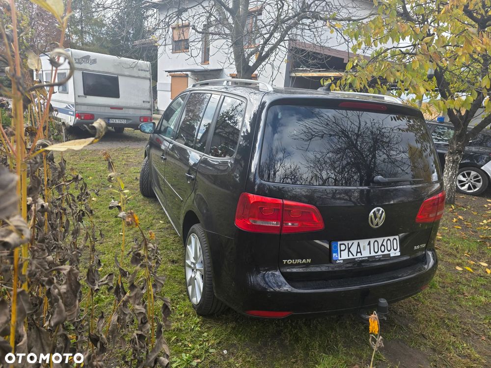 Volkswagen Touran 2.0 TDI DPF BlueMotion Technology DSG STYLE - 4