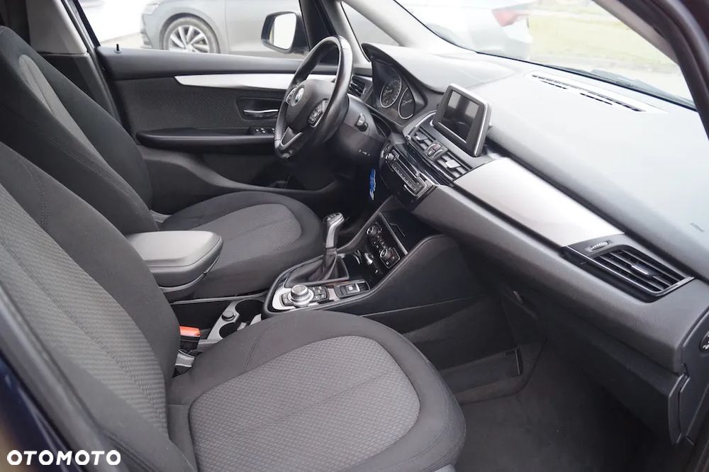 BMW Seria 2 218i Advantage - 24