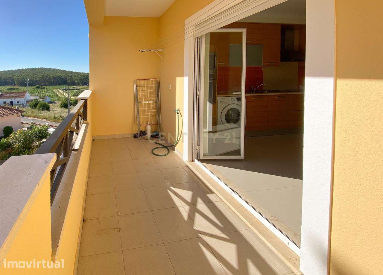 Apartamento T2 com garagem e arrecadação - Torres Vedras - Grande imagem: 3/25