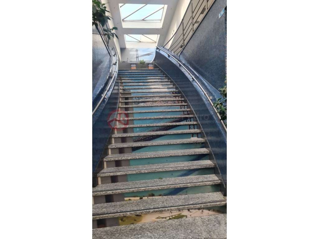 Loja muito bem localizada ideal para serviços! - View 3