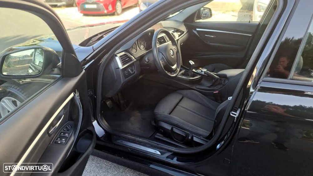 BMW 320 d Touring Line Sport - 29