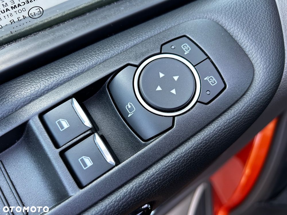 Ford Tourneo Custom - 21
