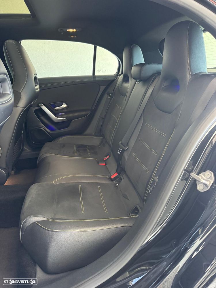 Mercedes-Benz A 250 e 8G-DCT AMG Line - 22