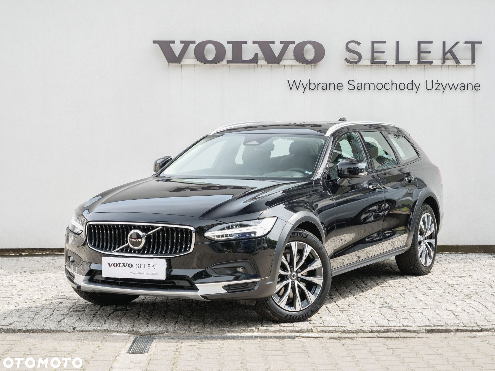 Volvo V90 Cross Country - 1