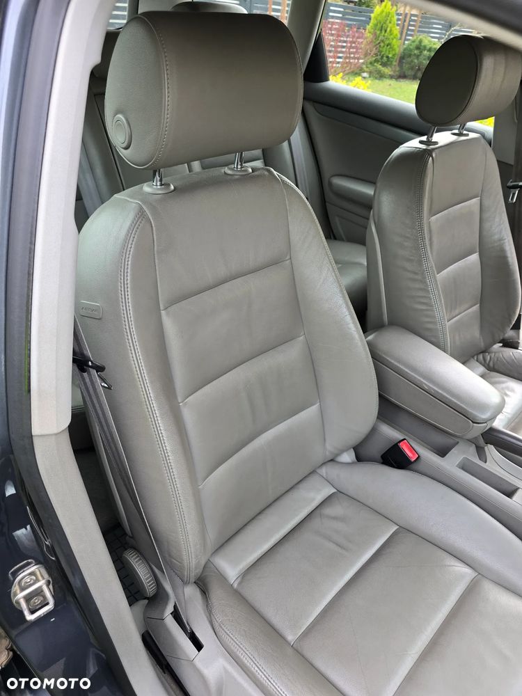 Audi A4 Avant 2.0 TDI - 8