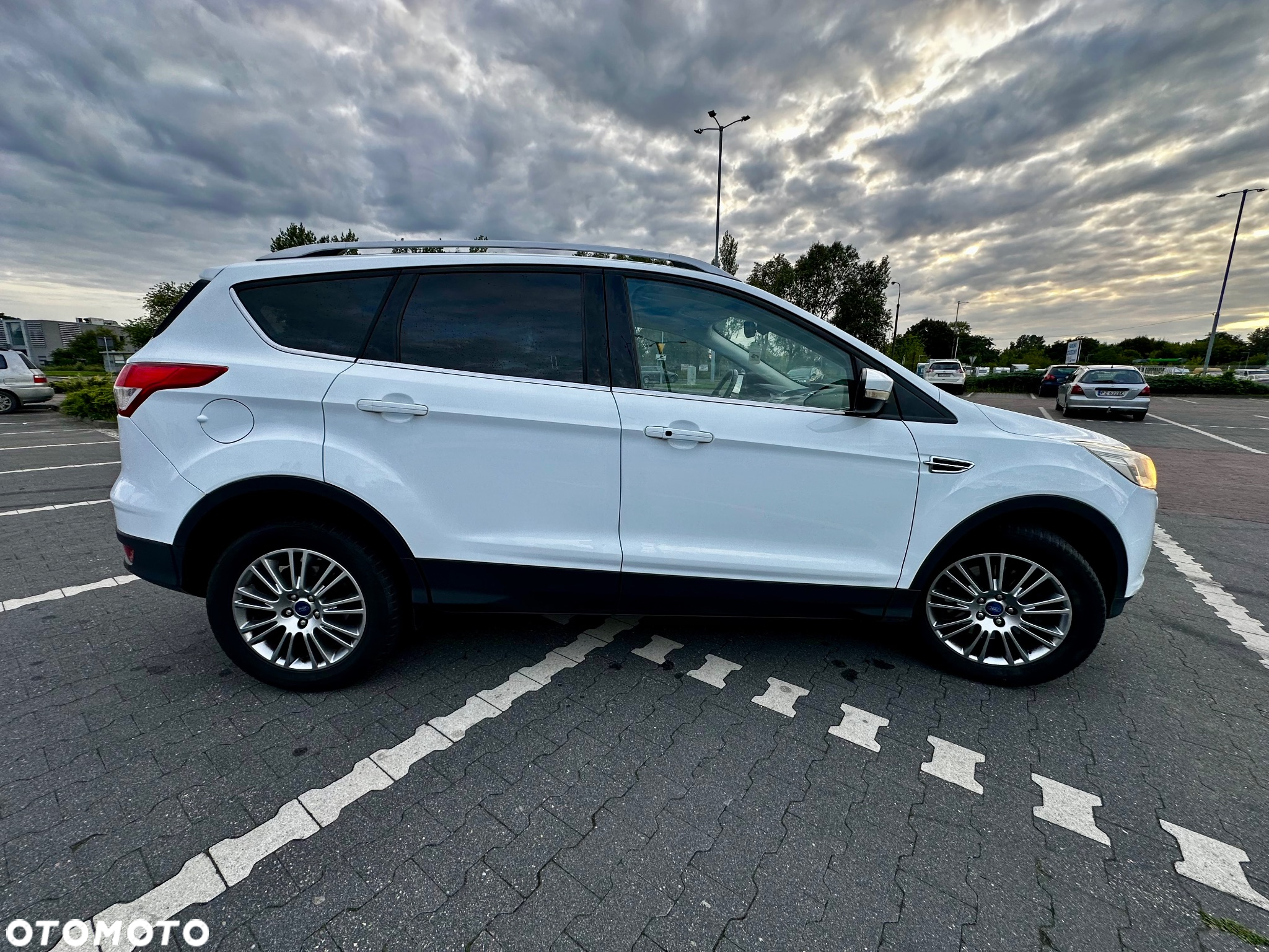 Ford Kuga 2.0 TDCi Titanium - 4