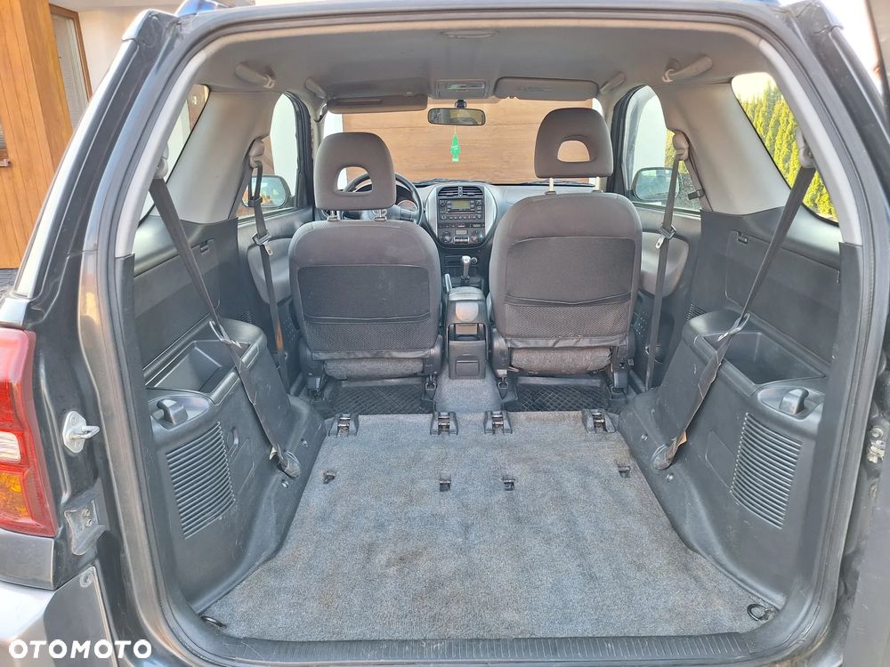 Toyota RAV4 D-4D 4x4 - 6