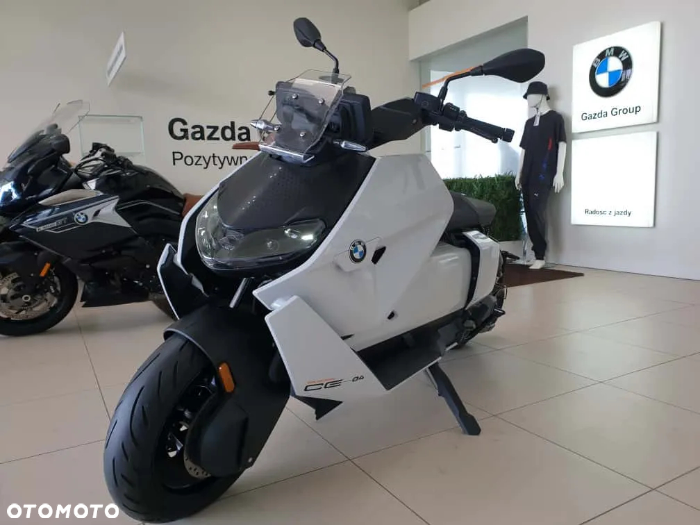 BMW CE 04 - 11