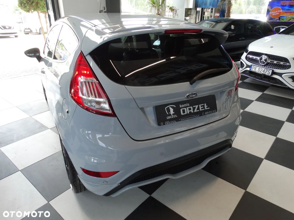 Ford Fiesta 1.6 EcoBoost ST200 - 12