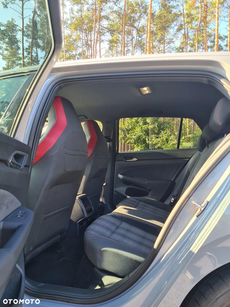 Volkswagen Golf - 11