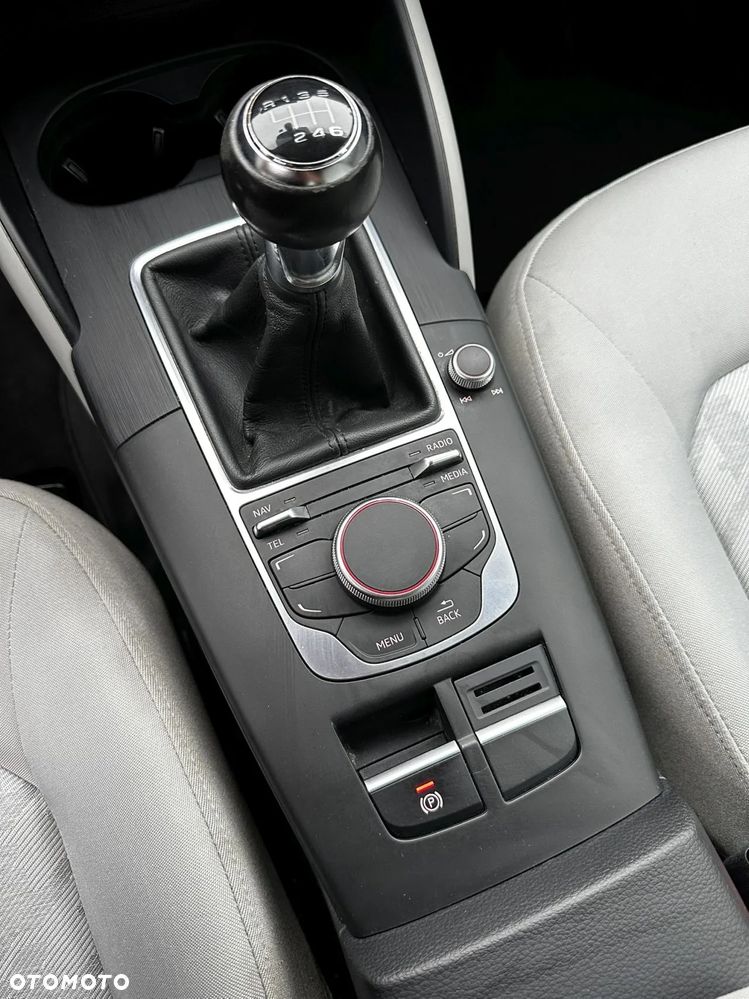 Audi A3 Sportback 1.6 TDI (clean diesel) S line Sportpaket - 22