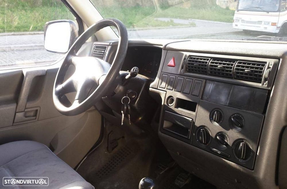 VW Transporter 2.4 D Kombi Extra Lg. - 3