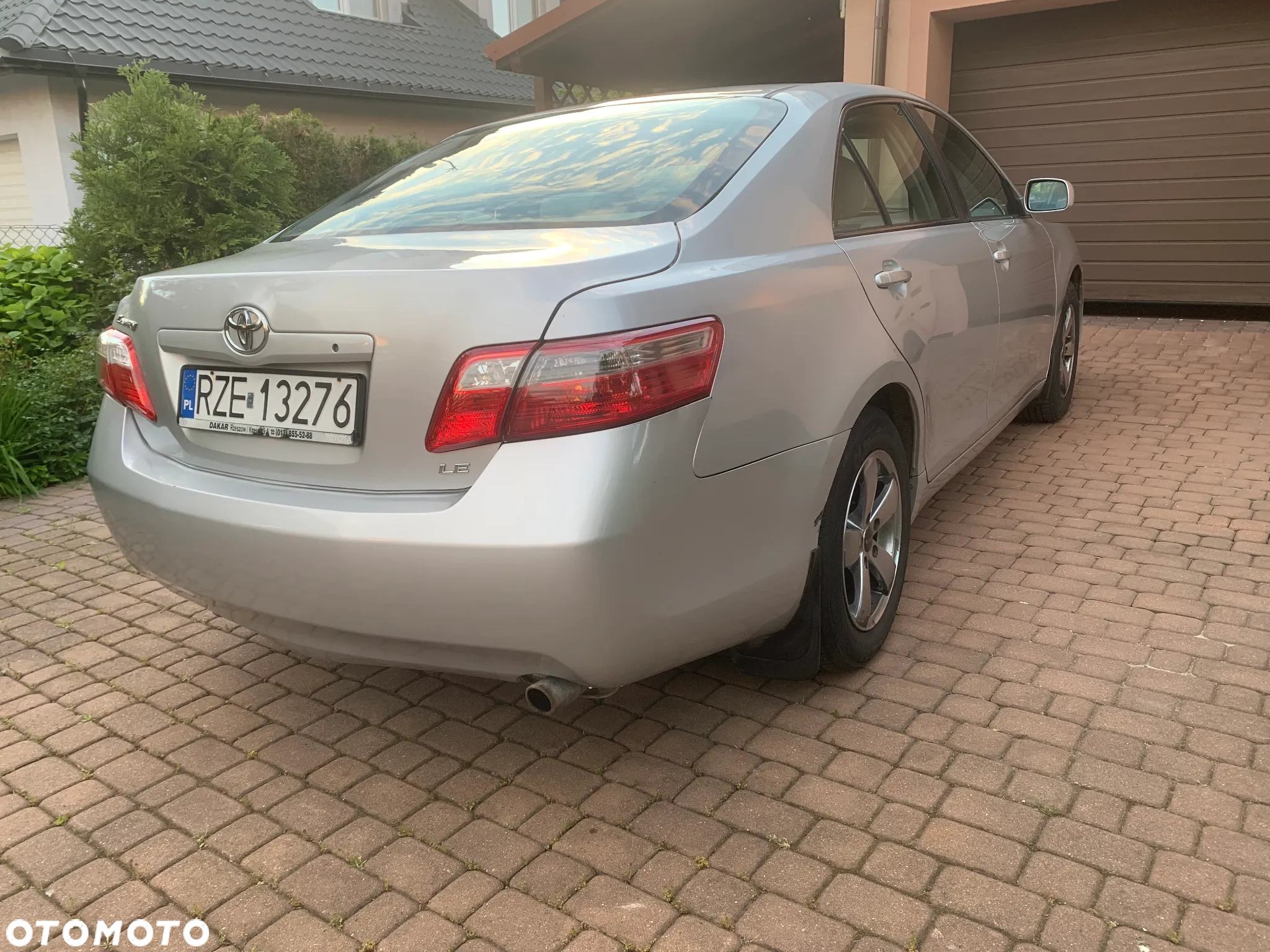 Toyota Camry 2.4 XLE - 14