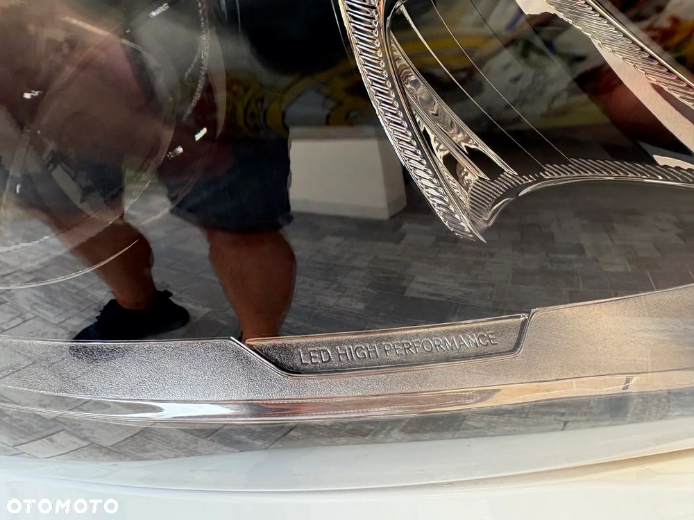 Mercedes-Benz GLA - 14