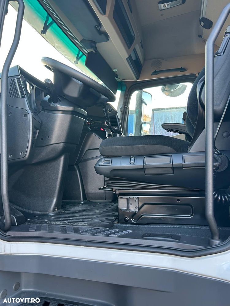 Mercedes-Benz Actros - 5