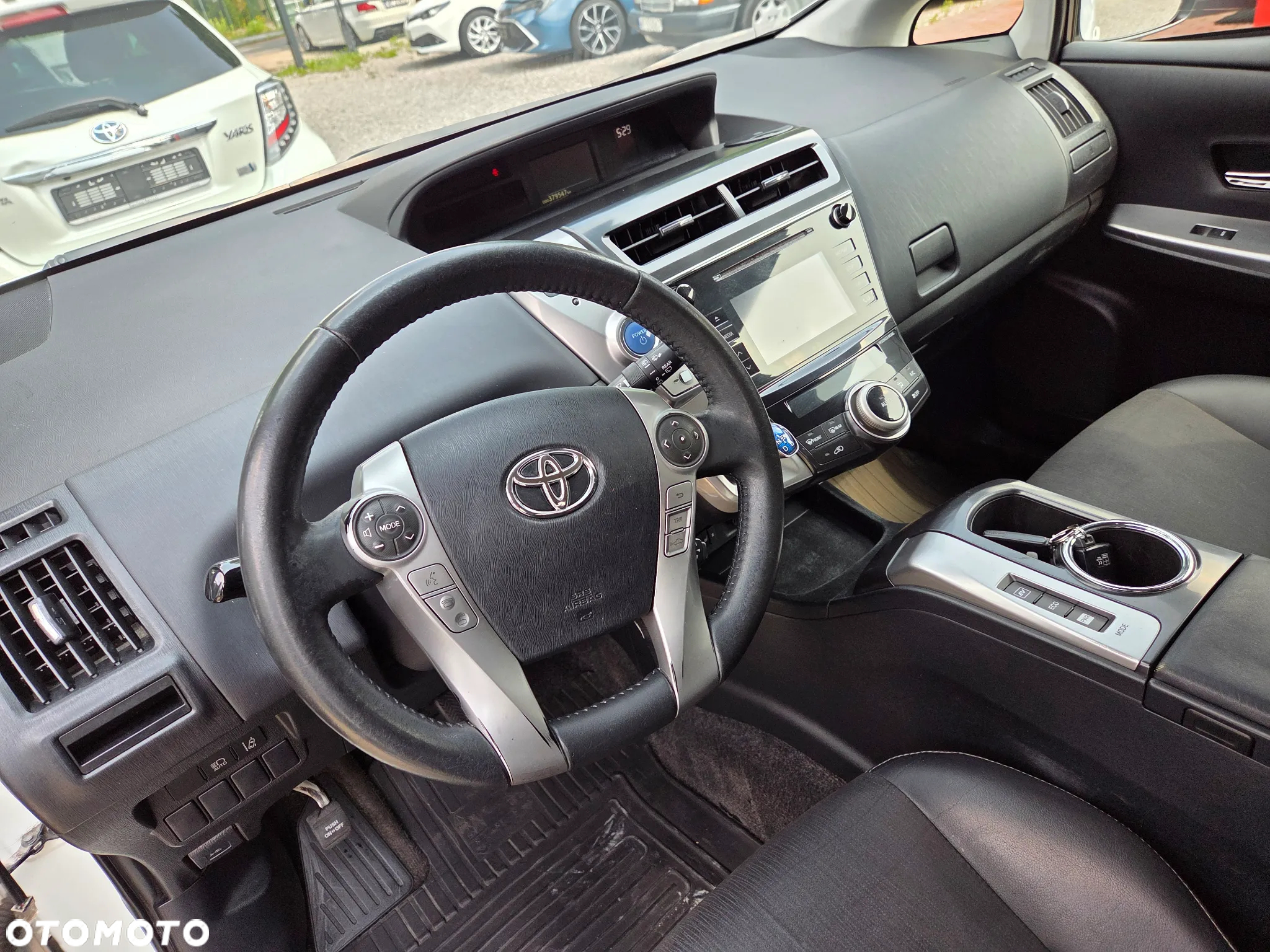 Toyota Prius+ (Hybrid) Executive - 8