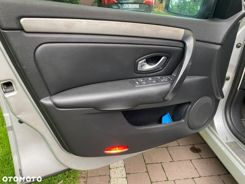 Renault Laguna - 8