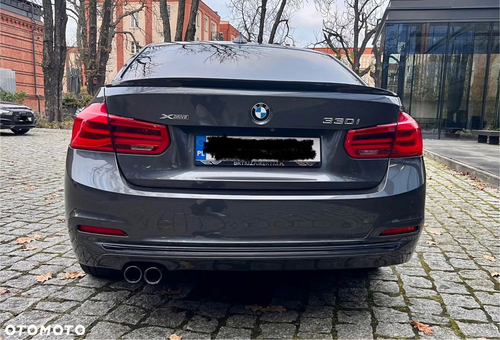 BMW Seria 3 330i xDrive - 15