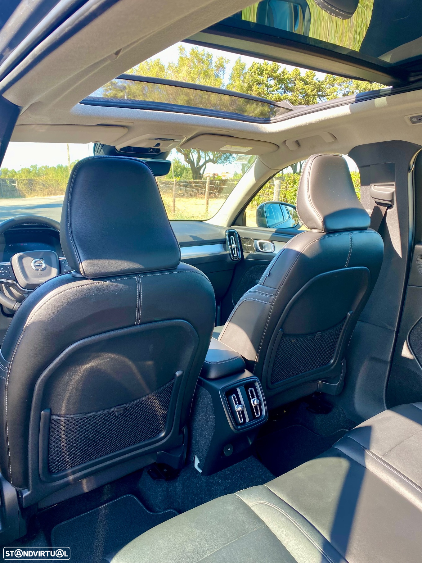 Volvo XC 40 2.0 D3 Momentum Geartronic - 11