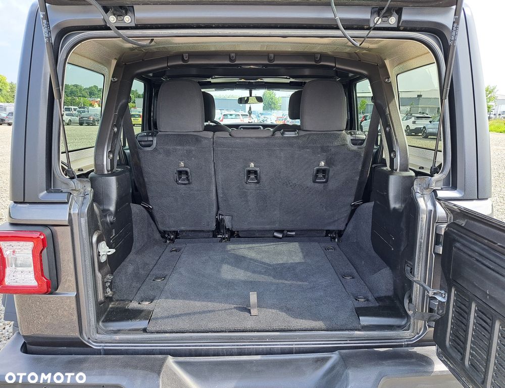 Jeep Wrangler 3.6 Unlim X - 19