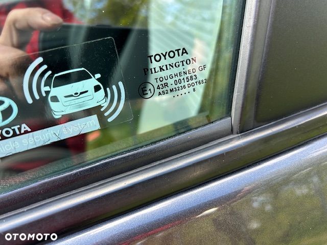 Toyota Yaris 1.5 Premium CVT - 29