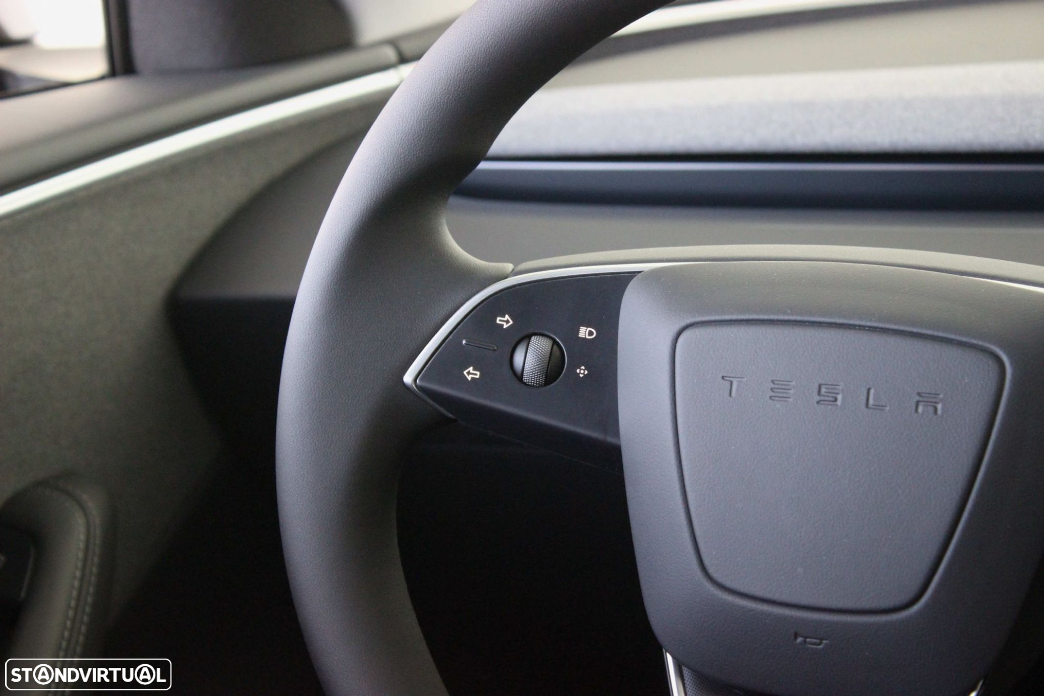 Tesla Model 3 - 16