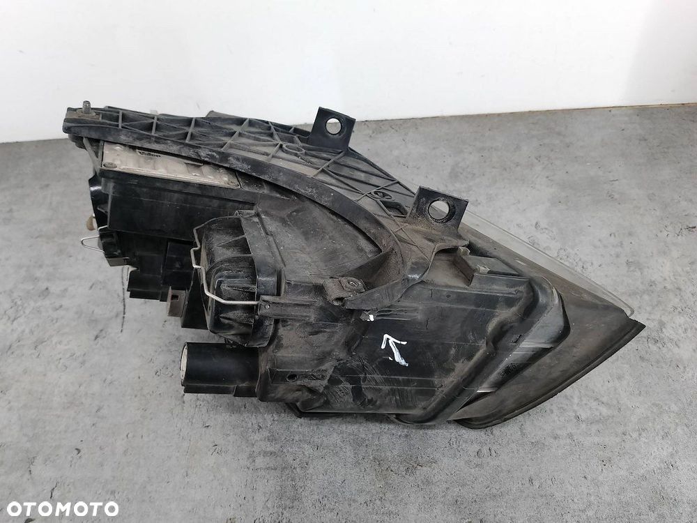 LAMPA PRZÓD PRAWA XENON AUDI A4 B6 89309160      8E0941004S - 5