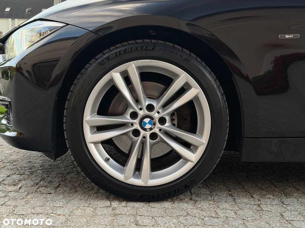 BMW Seria 3 330d xDrive Sport Line - 28