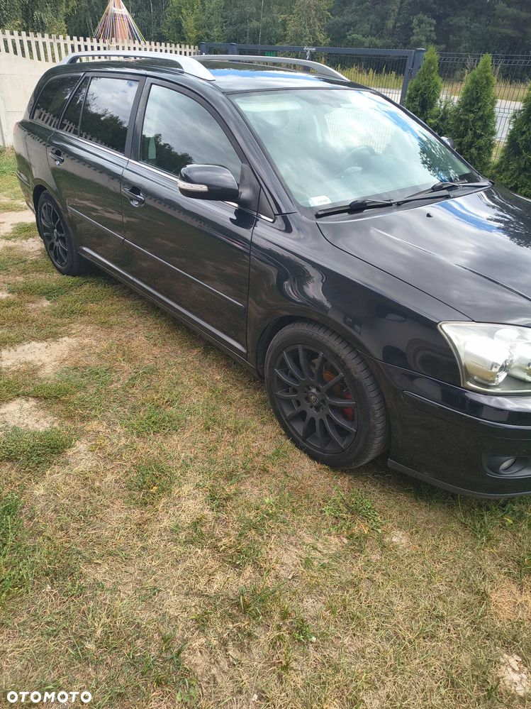 Toyota Avensis - 2