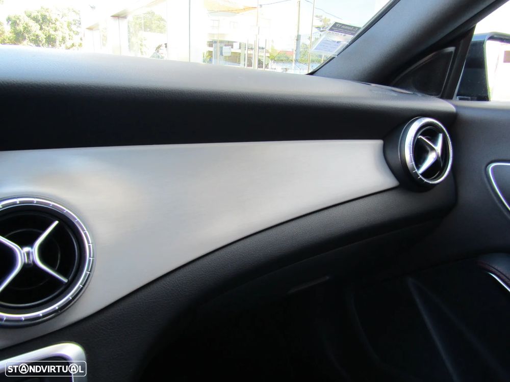 Mercedes-Benz CLA 200 d Shooting Brake AMG Line - 17