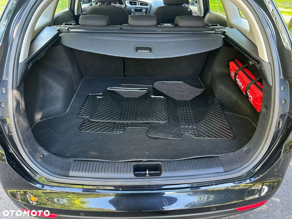 Kia Ceed 1.6 GDI Dream Team Edition - 13