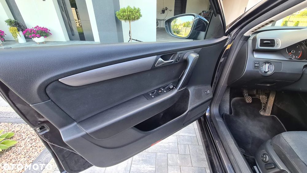 Volkswagen Passat 2.0 TDI Comfortline - 15