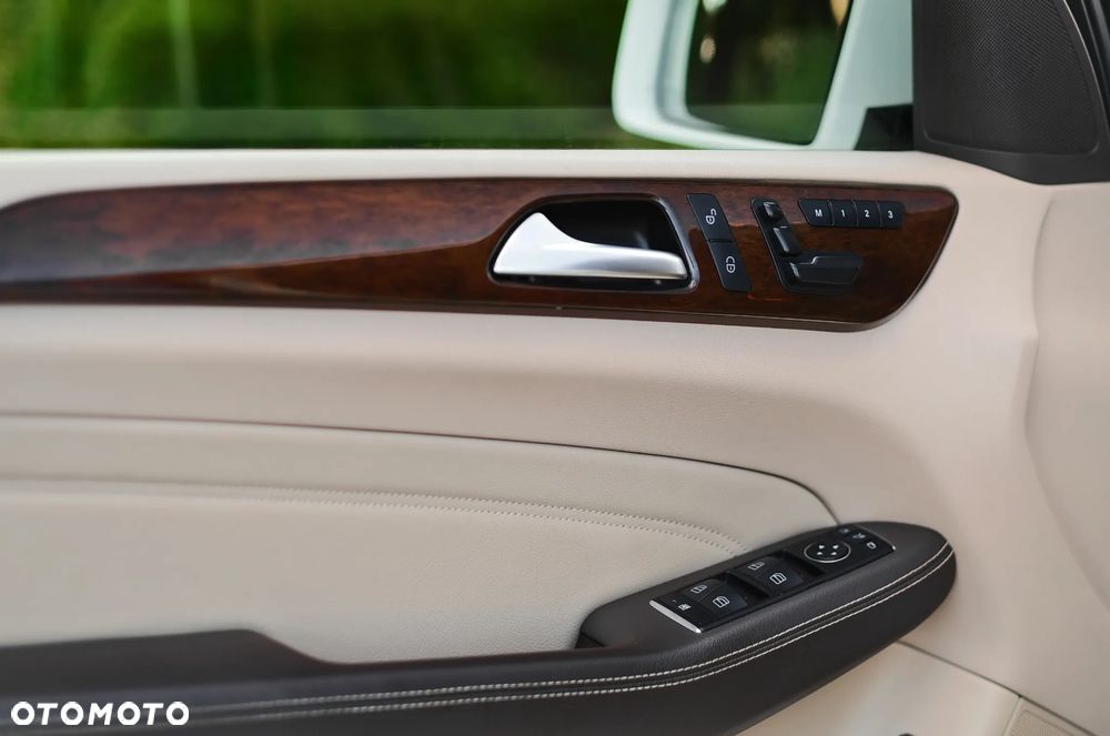 Mercedes-Benz ML - 19