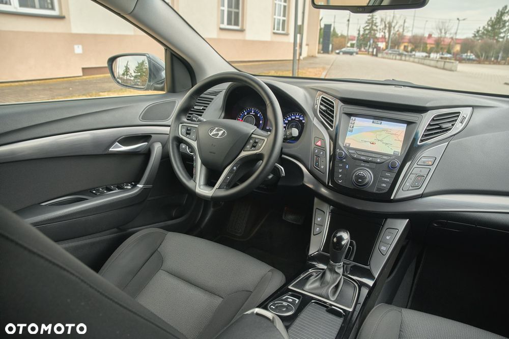 Hyundai i40 Kombi 1.7 CRDi DCT Premium - 3