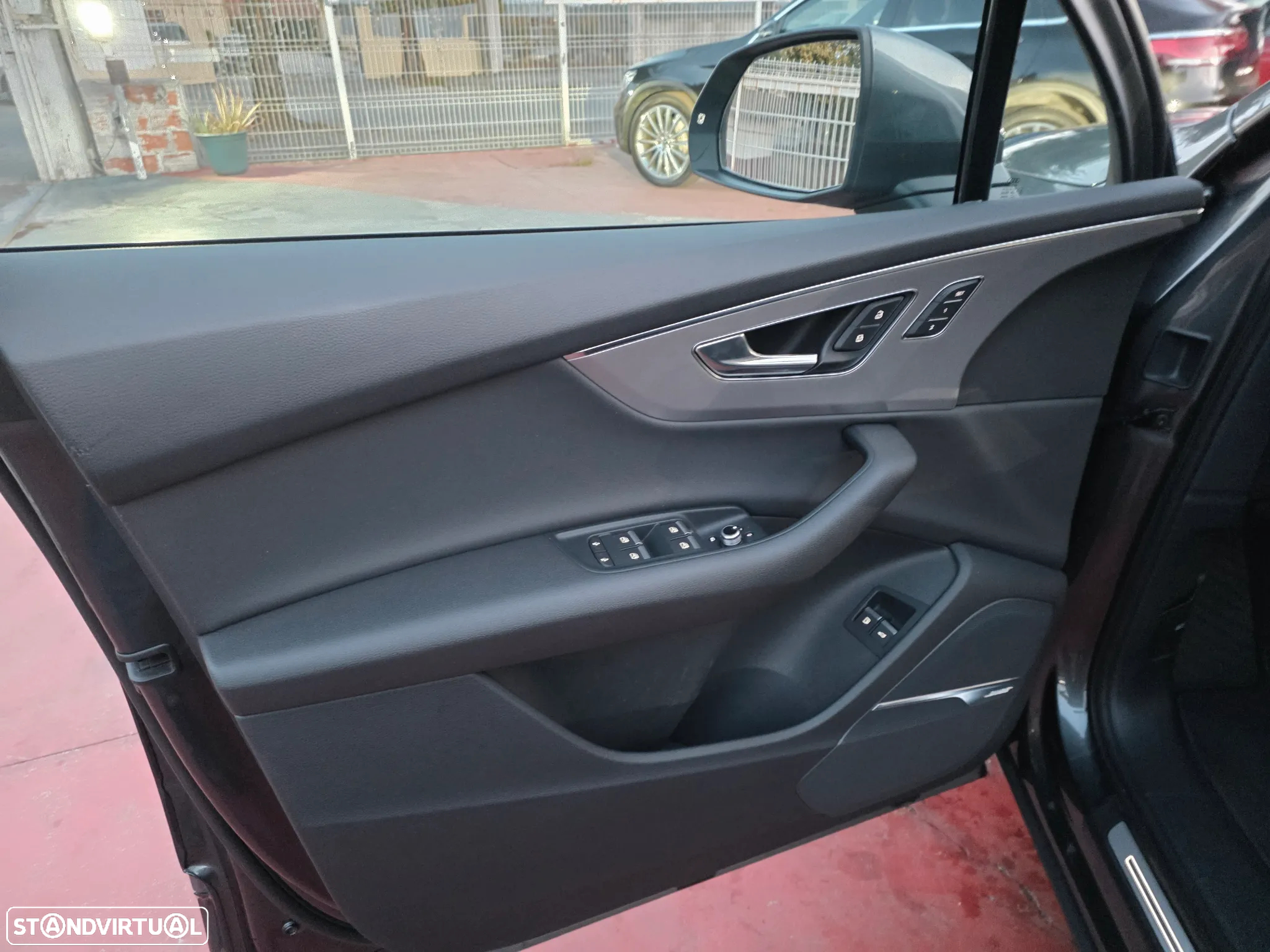 Audi Q7 3.0 TDI E-tron quattro S-line Tiptronic - 29