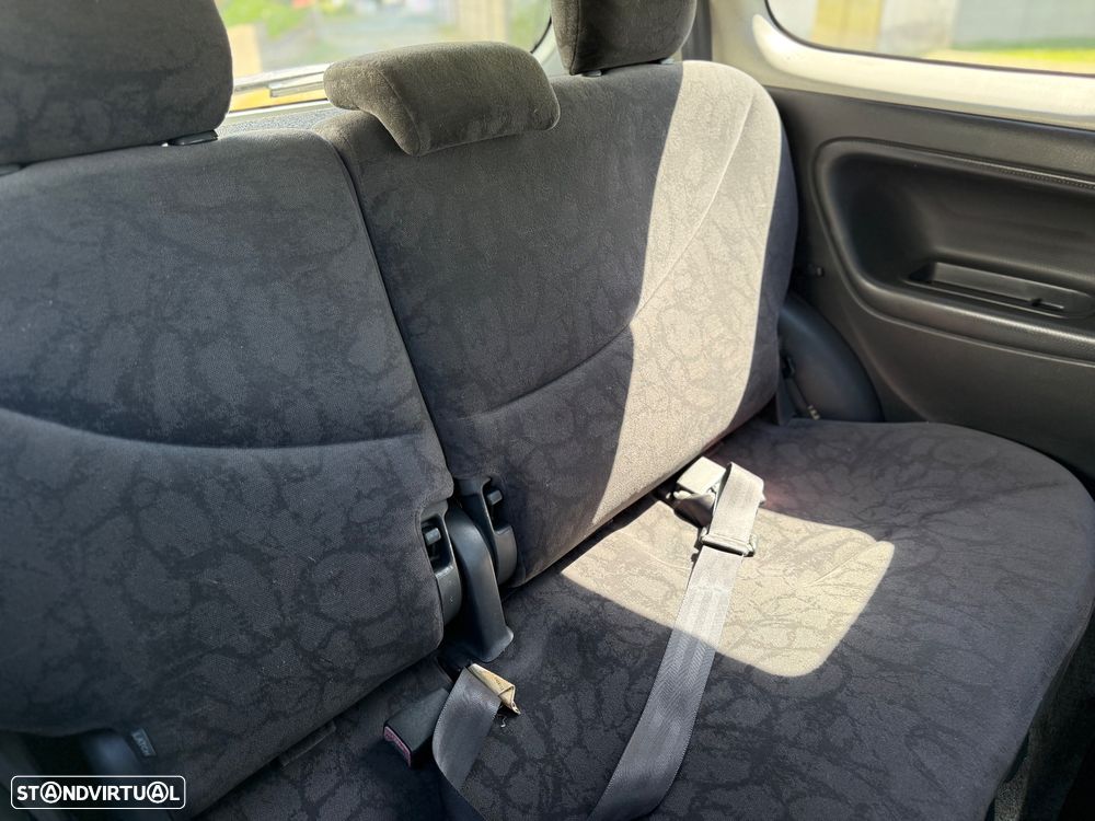 Toyota Yaris 1.4 D-4D Sol TA - 7