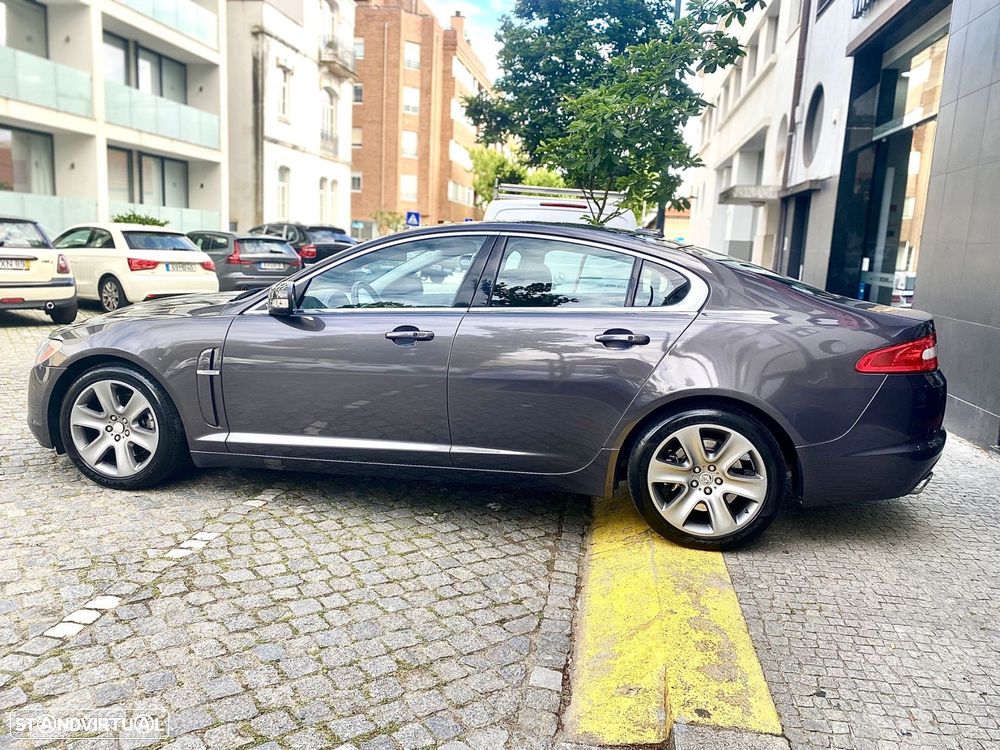Jaguar XF 2.7 D V6 Premium Luxury - 8