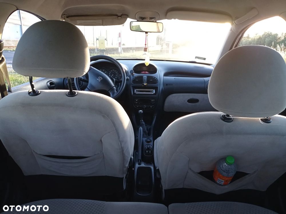 Peugeot 206 1.4 Trendy - 11