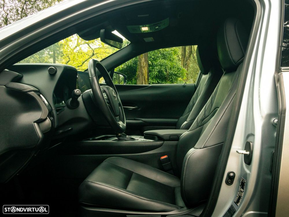 Lexus UX 250h Sport - 13
