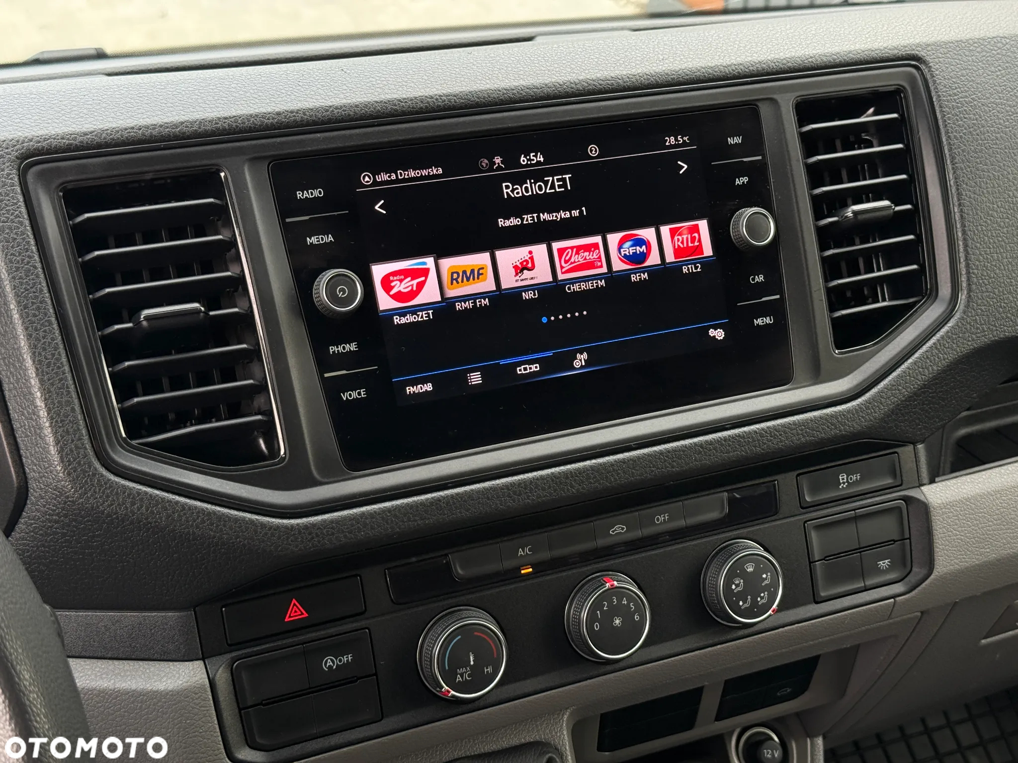 Volkswagen Crafter 2.0 177KM / 12.2021 / 99.200KM /  Kontener 8EP + Drzwi Boczne / Winda 750KG / ZAREJESTROWANY - 25