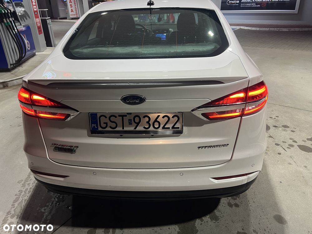Ford Fusion - 4